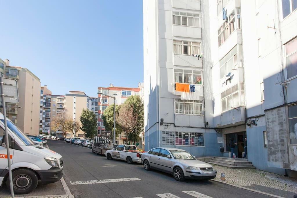 Apartmán In Bed With Lisbon 5N Amadora Exteriér fotografie